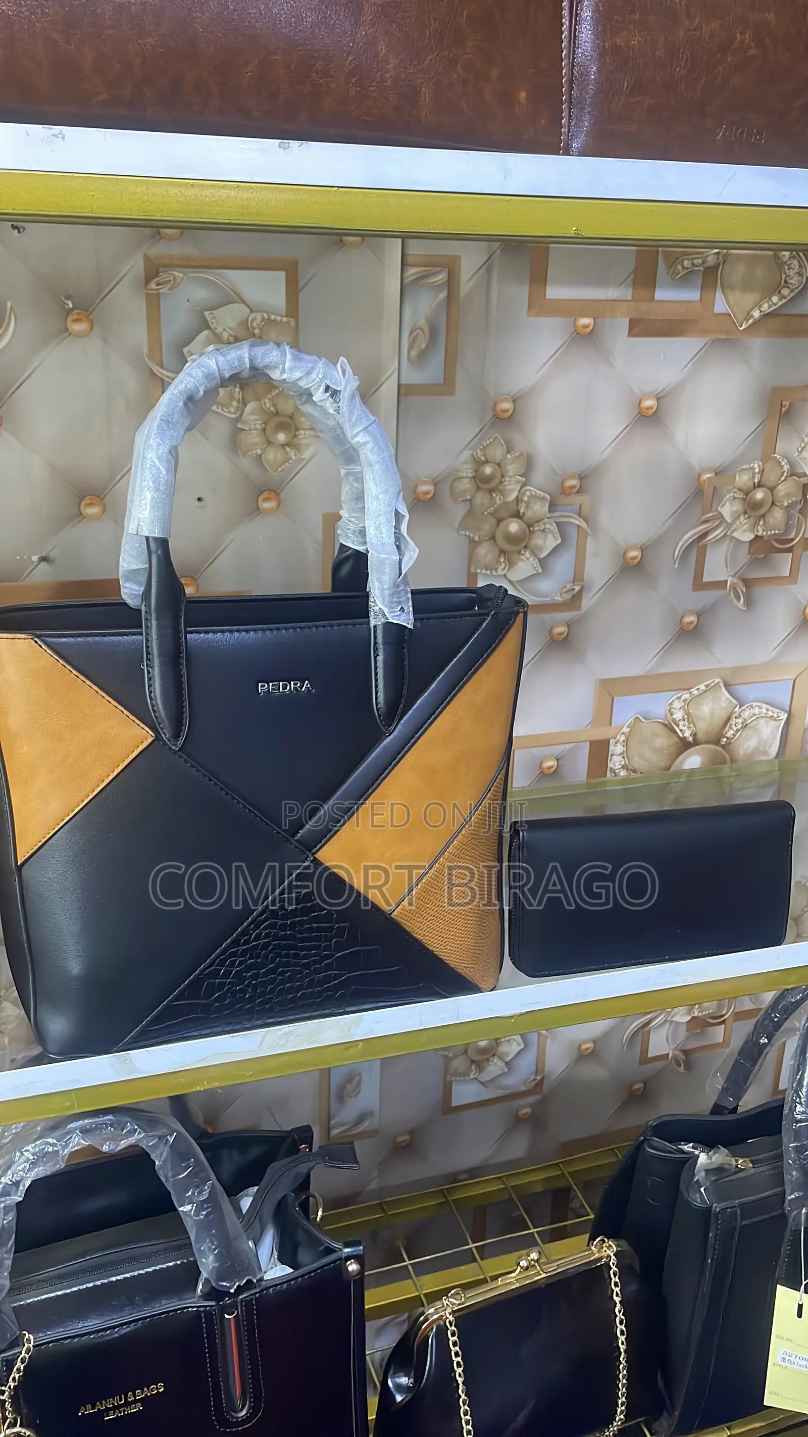 Quality Ladies Handbags With Purse Available