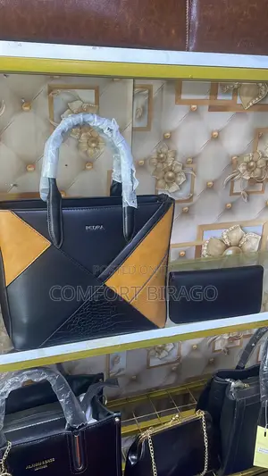 Quality Ladies Handbags With Purse Available