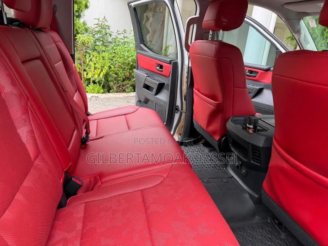 Toyota Tundra 2023 White