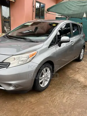 Nissan Versa 2014 Gray
