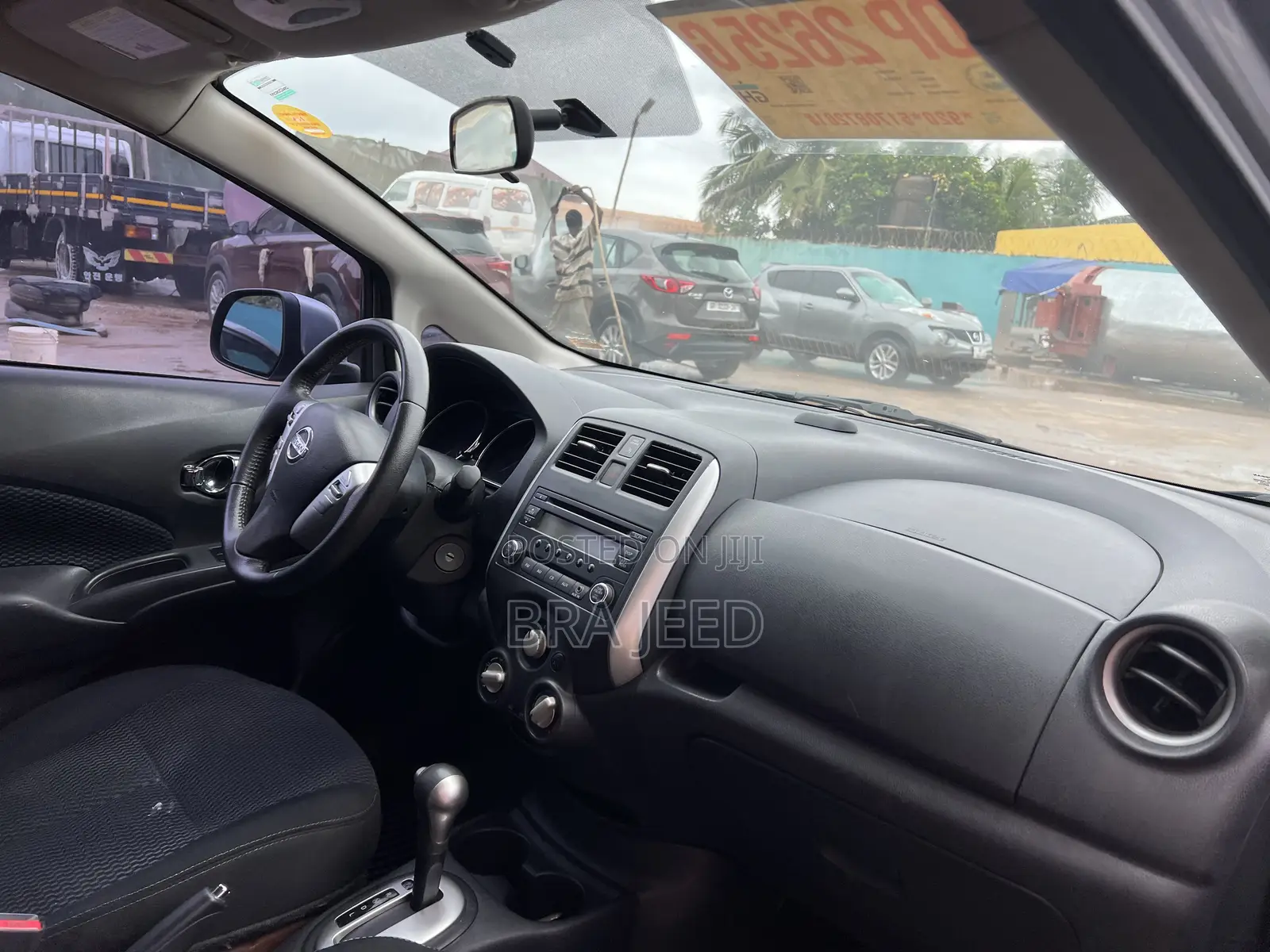 Nissan Versa 2014 Gray