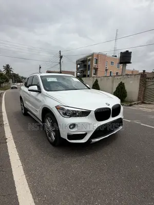 BMW X1 sDrive28i FWD 2017 White