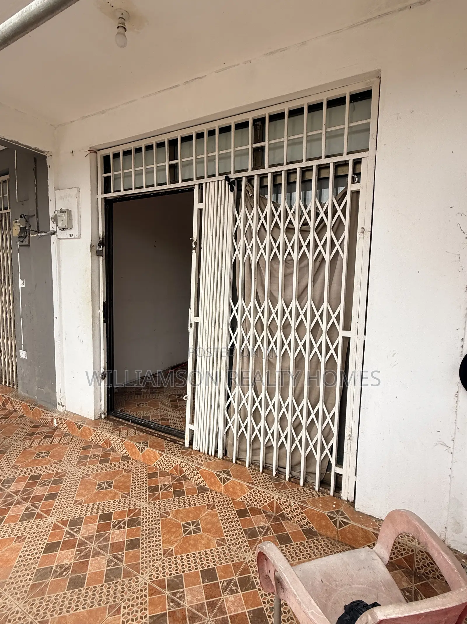 Downstairs Road Side Shop/Store/Office Space/Showrom/Warehouse,spintex