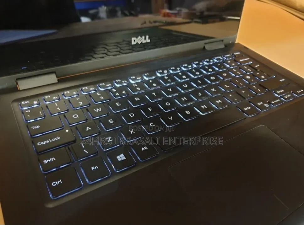Laptop Dell Latitude 3390 2-in-1 8GB Intel Core i5 HDD 500GB