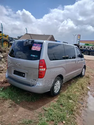 Hyundai Starex 2015 Silver