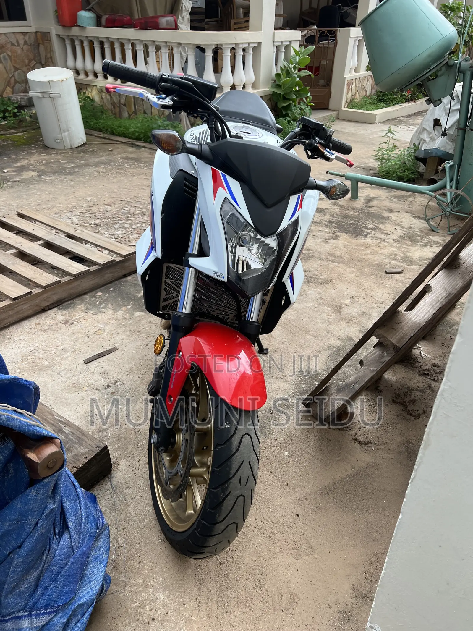 Honda CB 2025 Red
