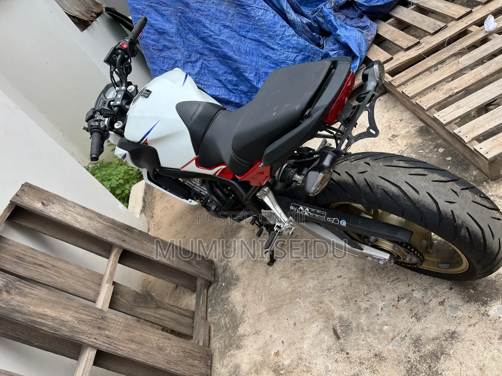 Honda CB 2025 Red