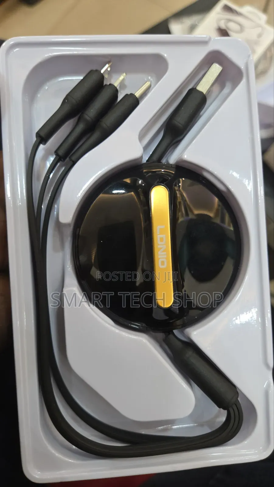 LDNIO LC90A 3-in-1 Retractable Multi-Charging Cable.