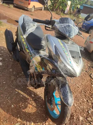 Yamaha Aerox 2025 Gray