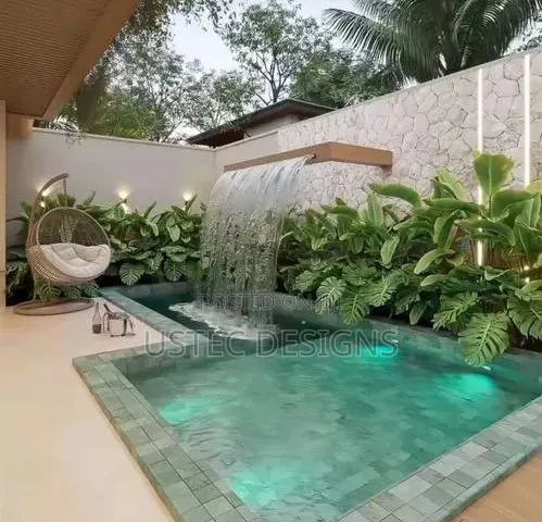 Modern Swimming Pool Fountain Designs