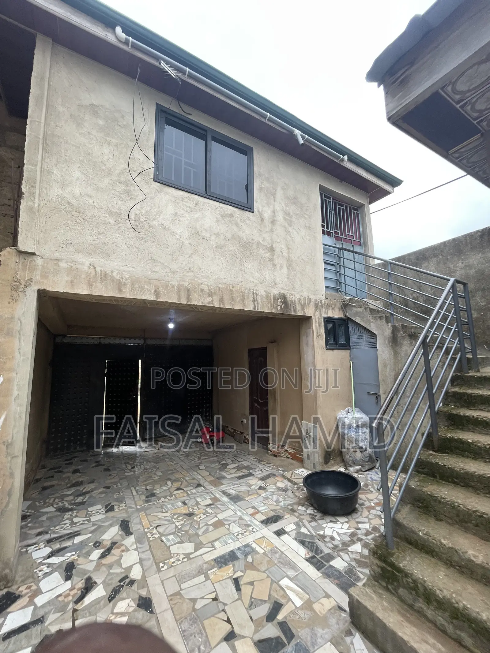 8bdrm Apartment in Fhh Estate, Accra Metropolitan for sale