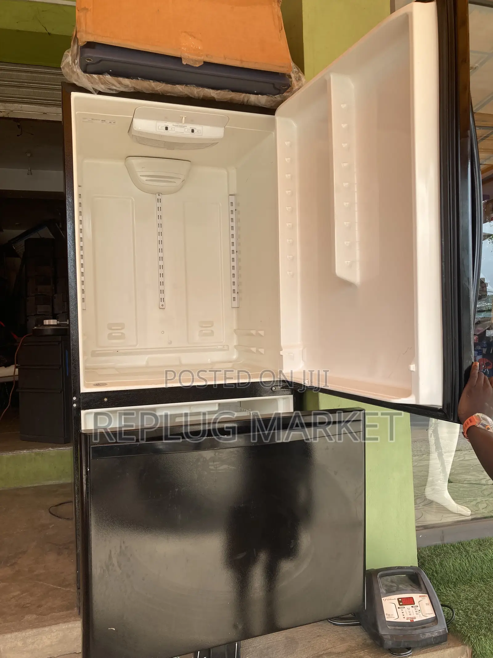 Whirlpool Bottom-Freezer Refrigerator