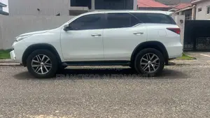 Toyota Fortuner 2.7 AWD 2018 White