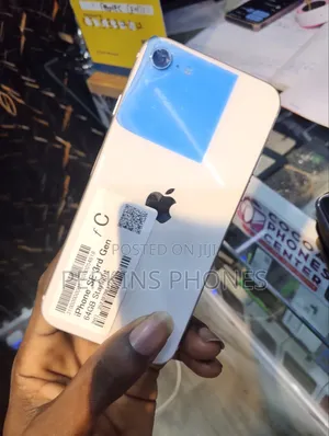 Apple iPhone SE (2022) 64 GB Silver