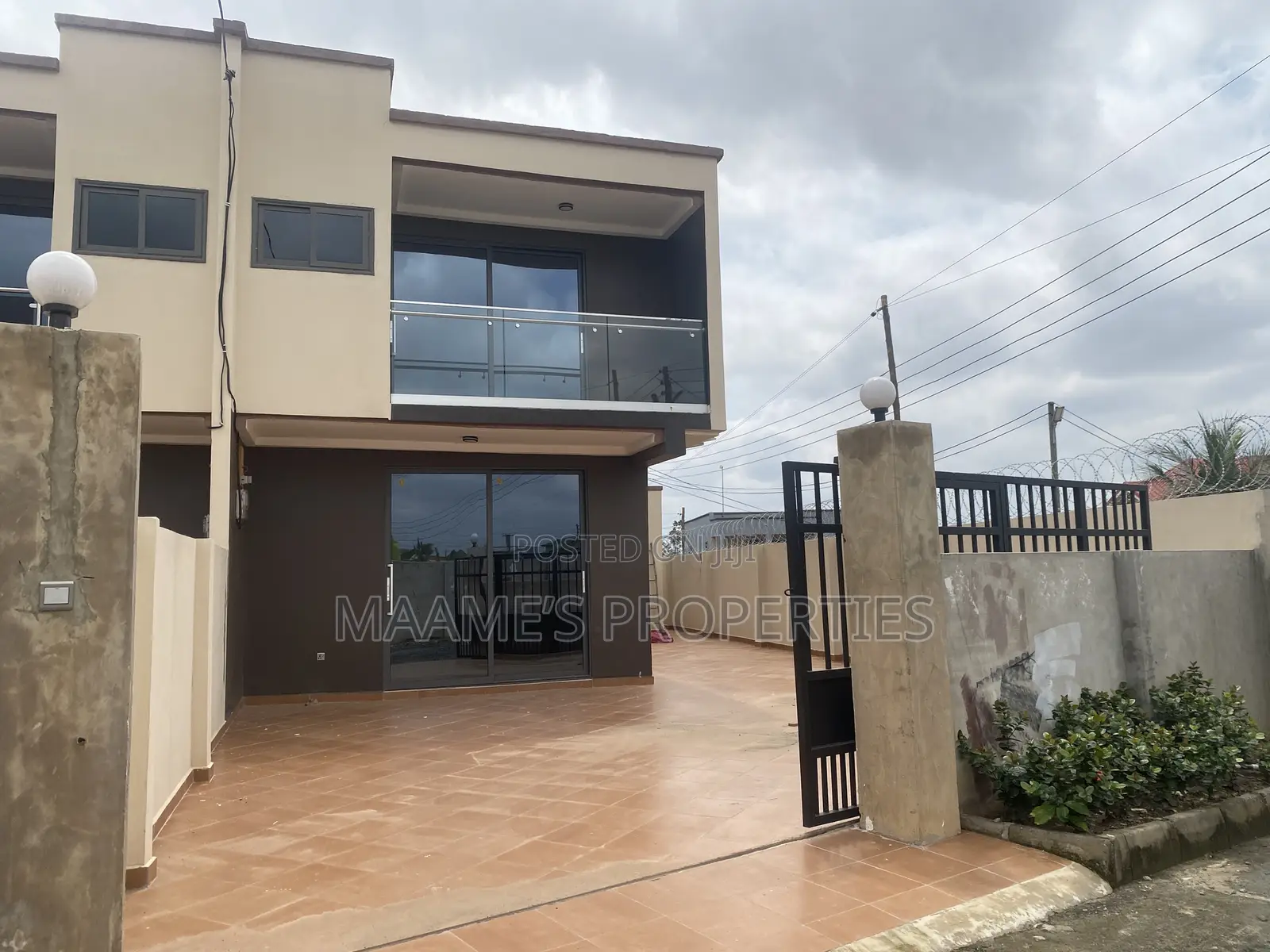 4bdrm Duplex in Oyarifa for rent