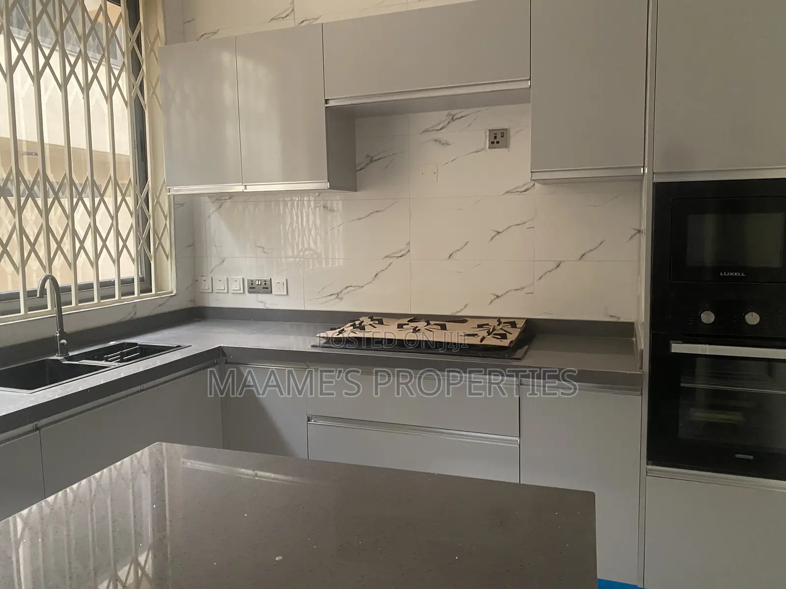 4bdrm Duplex in Oyarifa for rent