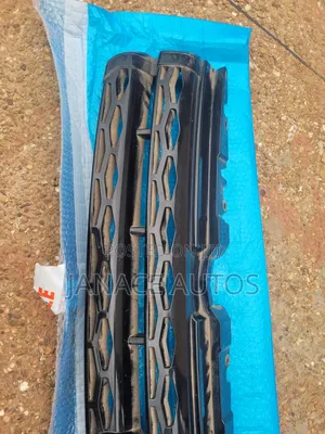 Land Rover Evoque MK1 L538 FRONT Grille