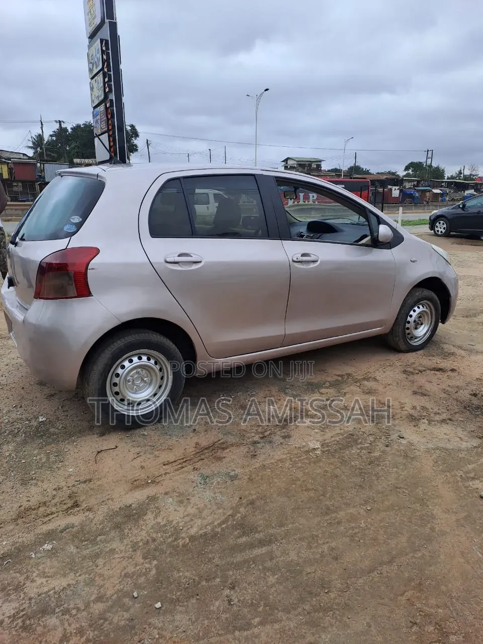 Toyota Vitz 1.0 FWD 3dr 2010 Gray