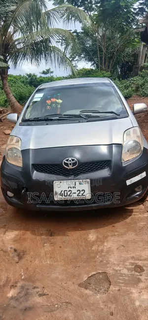 Toyota Vitz 1.3 FWD 3dr 2010