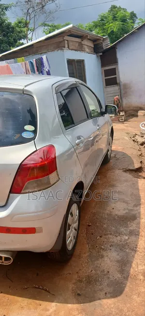 Toyota Vitz 1.3 FWD 3dr 2010