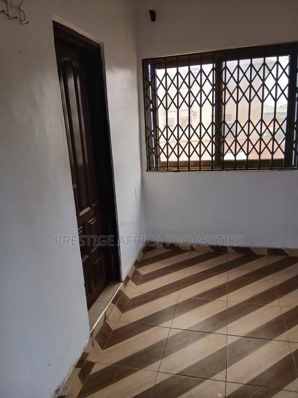 2bedrooms Gated House for Rent