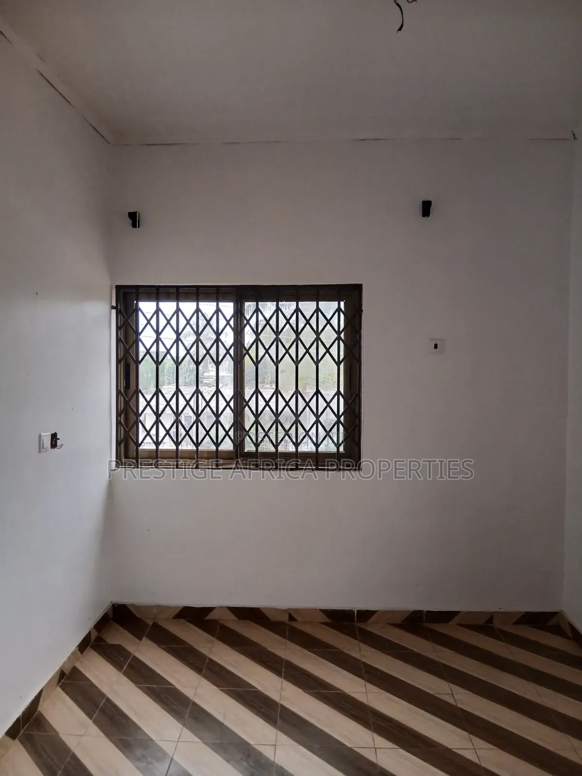 2bedrooms Gated House for Rent