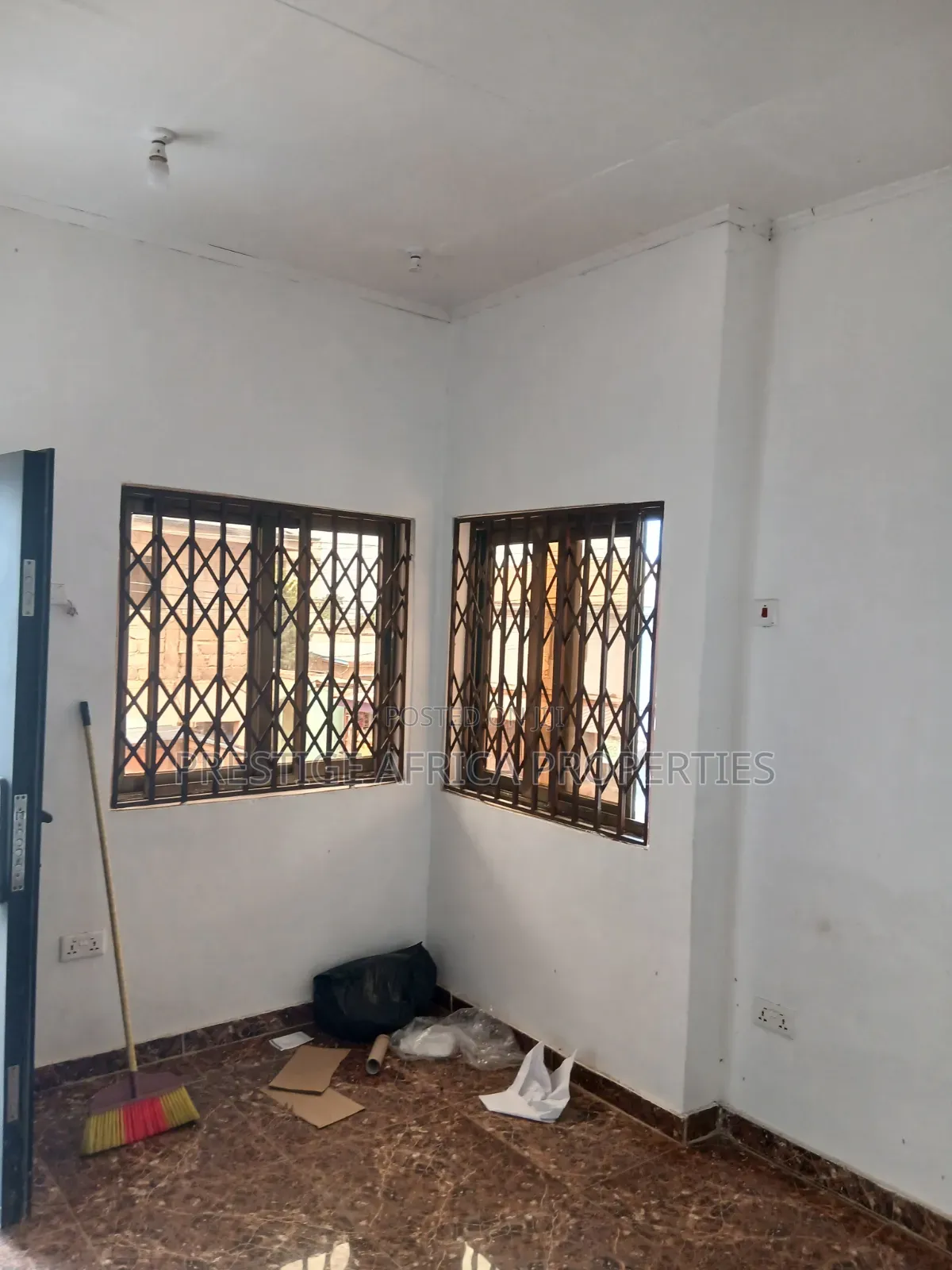 2bedrooms Gated House for Rent