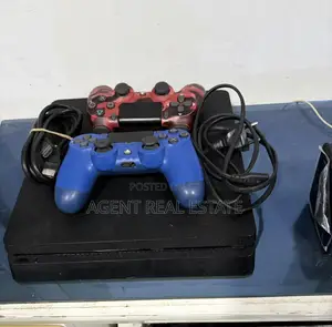 PS4 Slim 500gb 5 Games With One Controller