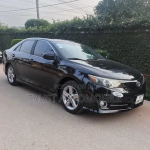 Toyota Camry SE 4dr Sedan (2.5L 4cyl 6A) 2014 Black