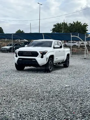Toyota Tacoma 2024 White