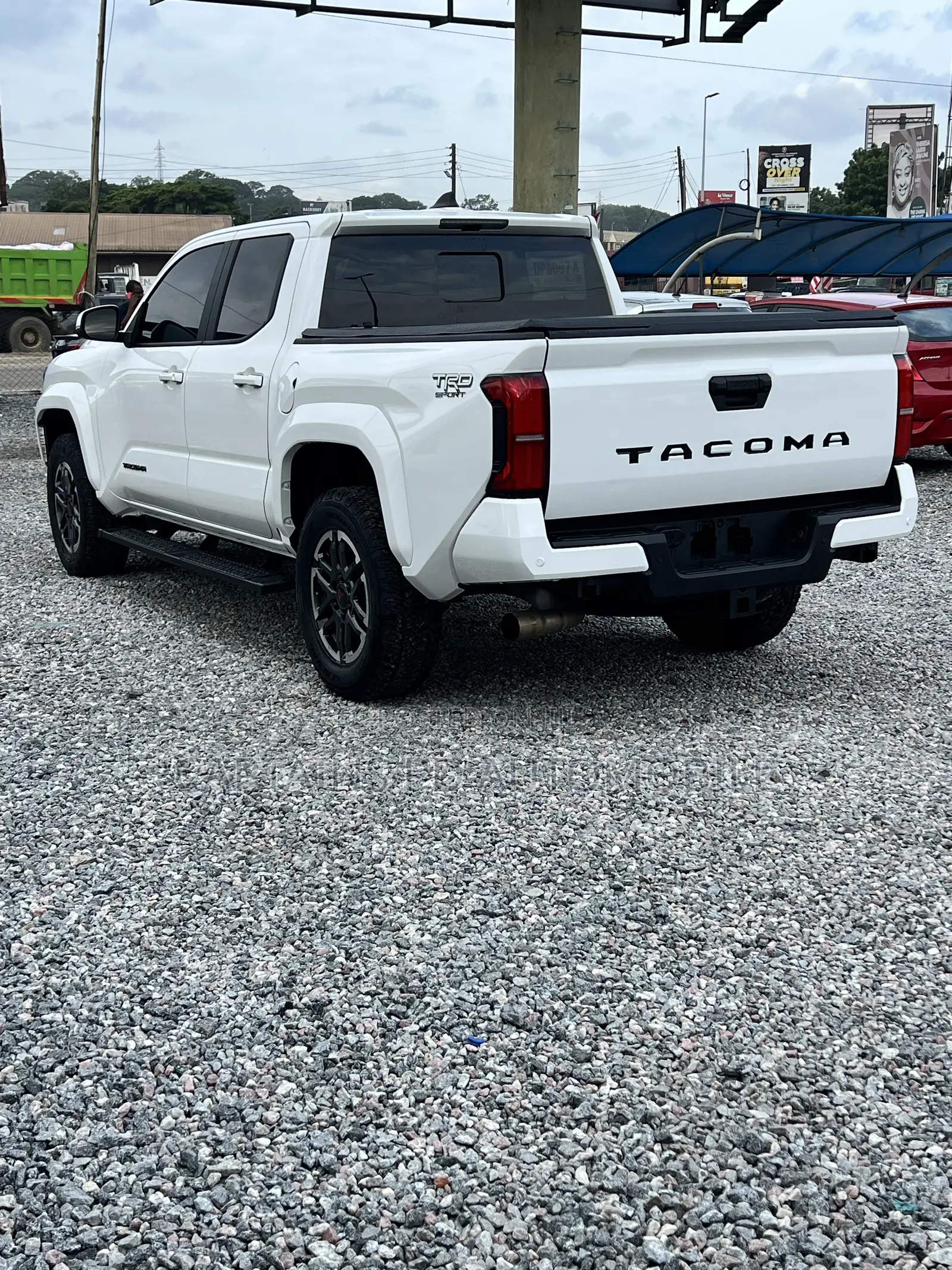 Toyota Tacoma 2024 White