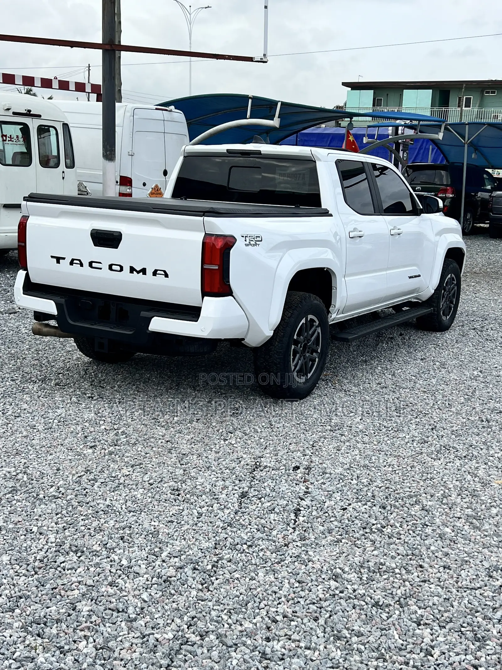 Toyota Tacoma 2024 White
