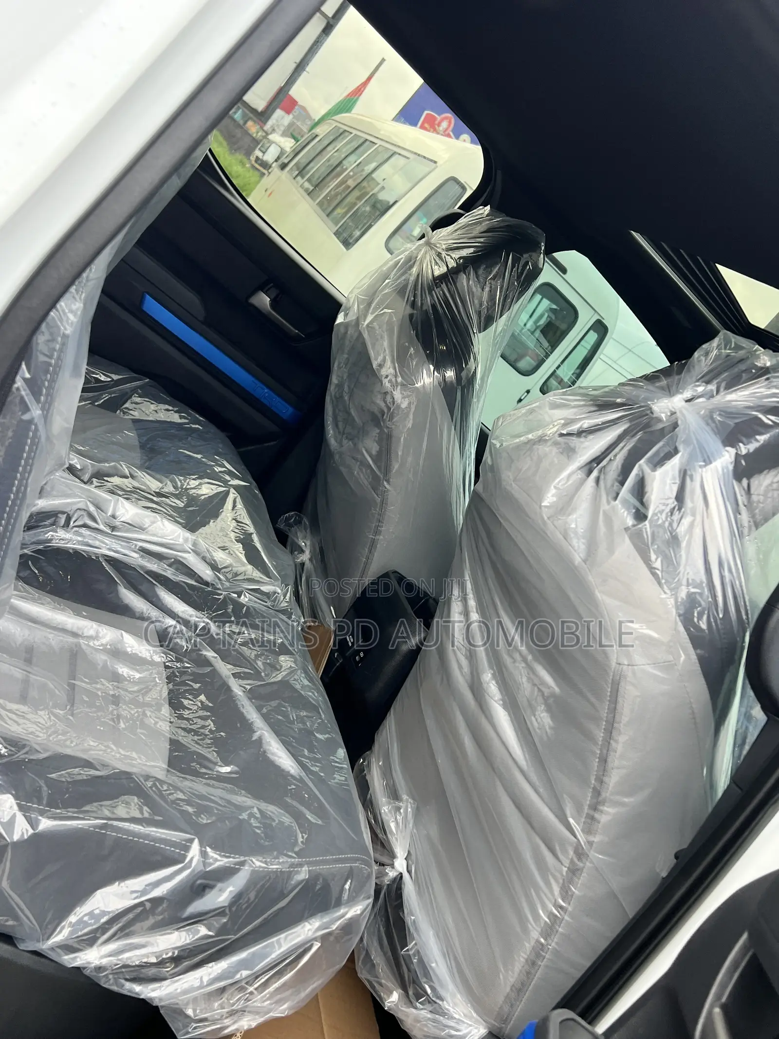 Toyota Tacoma 2024 White