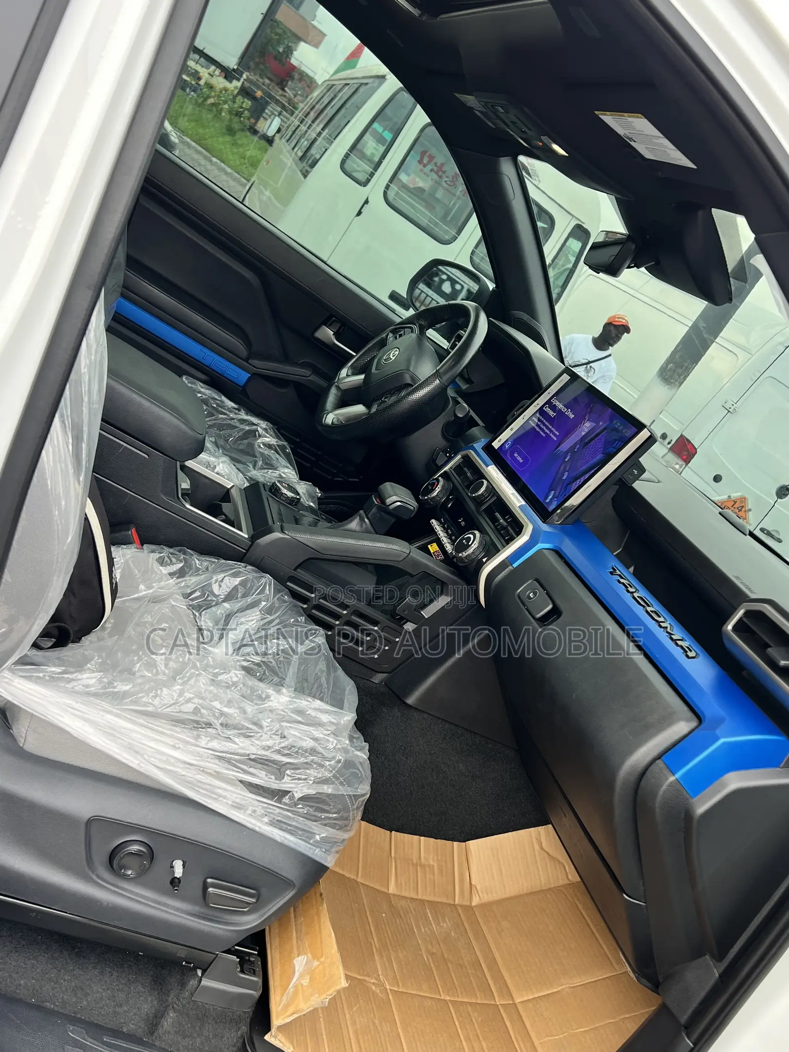 Toyota Tacoma 2024 White