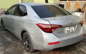 Toyota Corolla 2018 Silver
