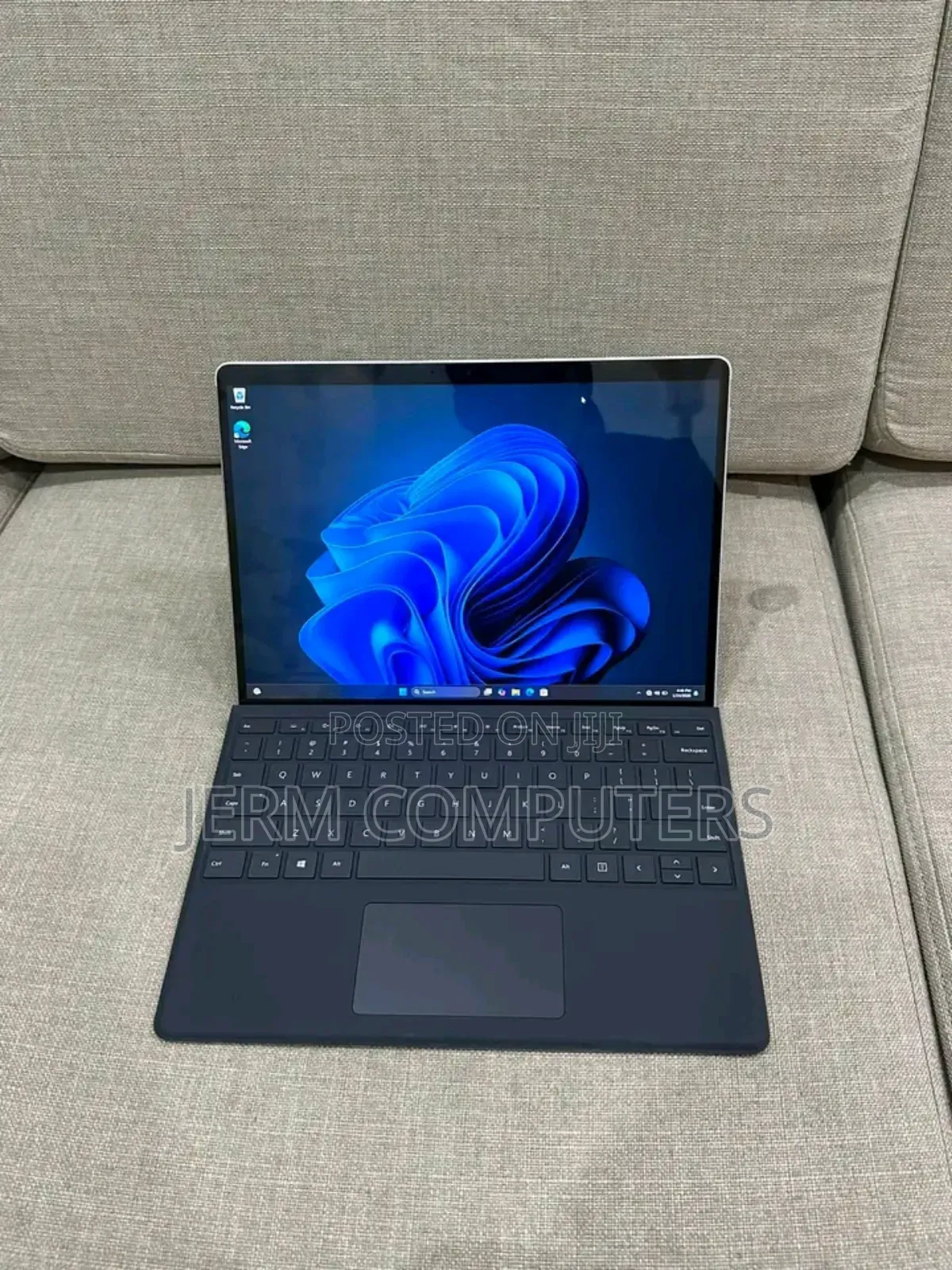New Laptop Microsoft Surface Pro 8 16GB Intel Core i5 SSD 512GB