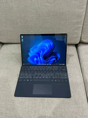 New Laptop Microsoft Surface Pro 8 16GB Intel Core i5 SSD 512GB