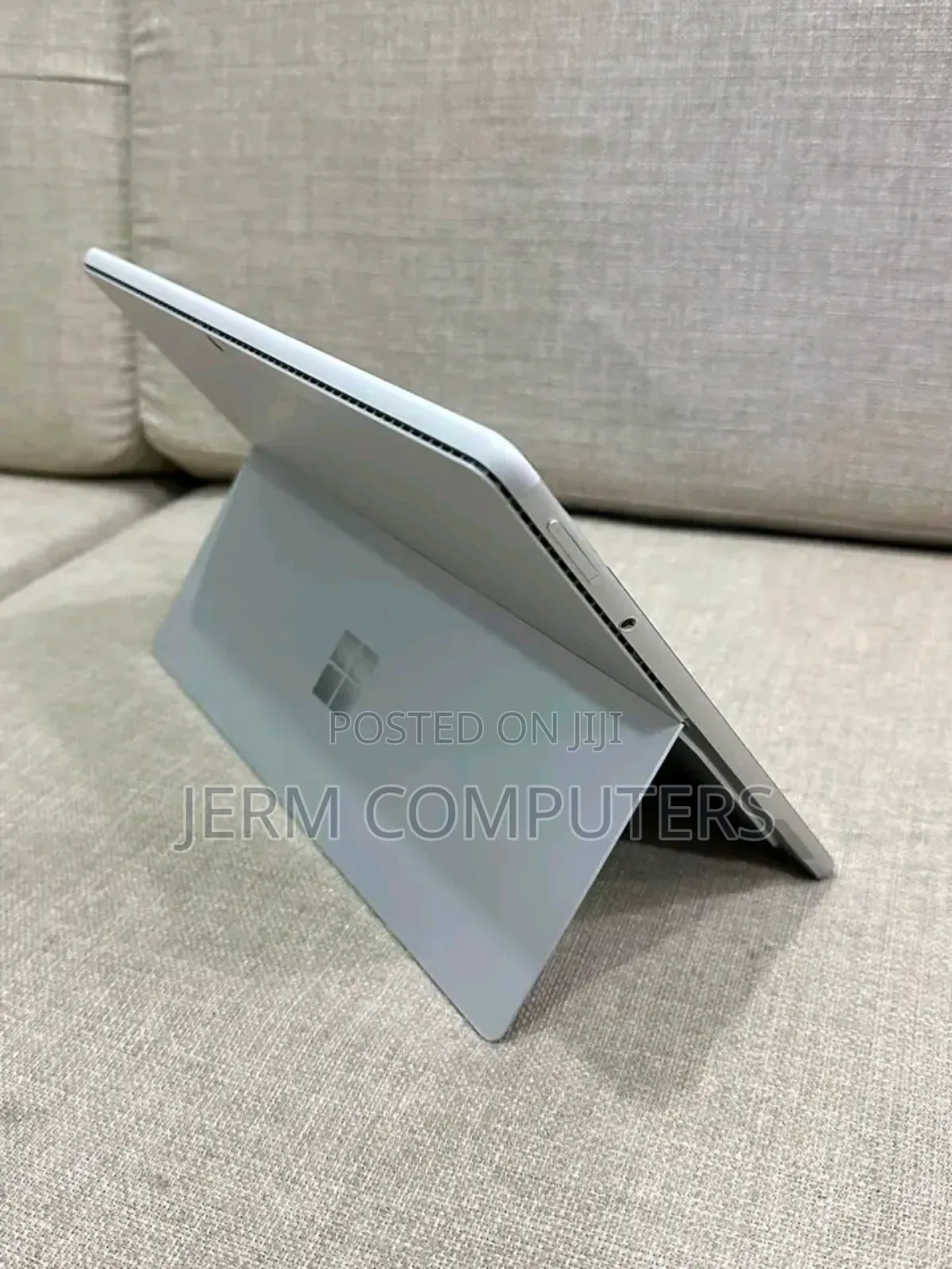 New Laptop Microsoft Surface Pro 8 16GB Intel Core i5 SSD 512GB