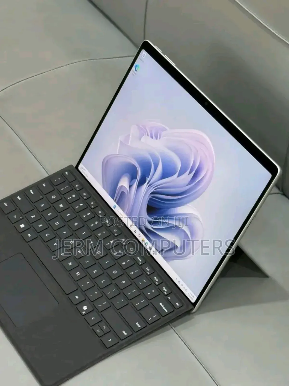 New Laptop Microsoft Surface Pro 9 16GB Intel Core i7 SSD 512GB