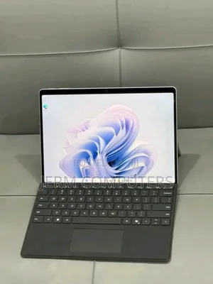 New Laptop Microsoft Surface Pro 9 16GB Intel Core i7 SSD 512GB