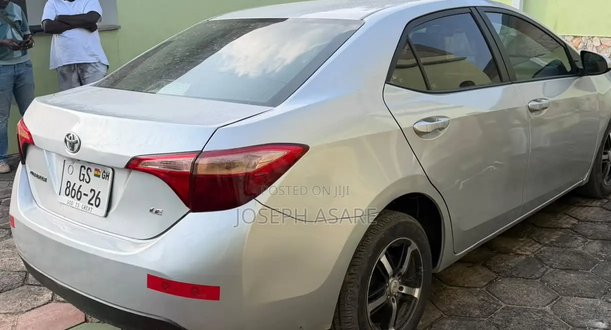 Toyota Corolla LE (1.8L 4cyl 2A) 2018