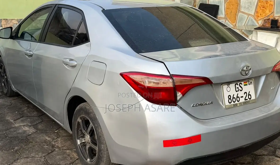 Toyota Corolla LE (1.8L 4cyl 2A) 2018