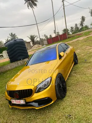 Mercedes-Benz C300 2016 Yellow