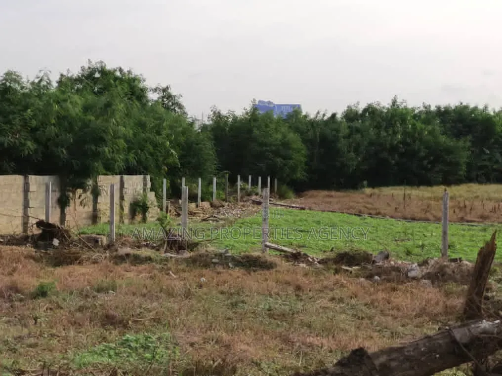 30 Acres of Land Available on the Accra to Tema Motorway Highway