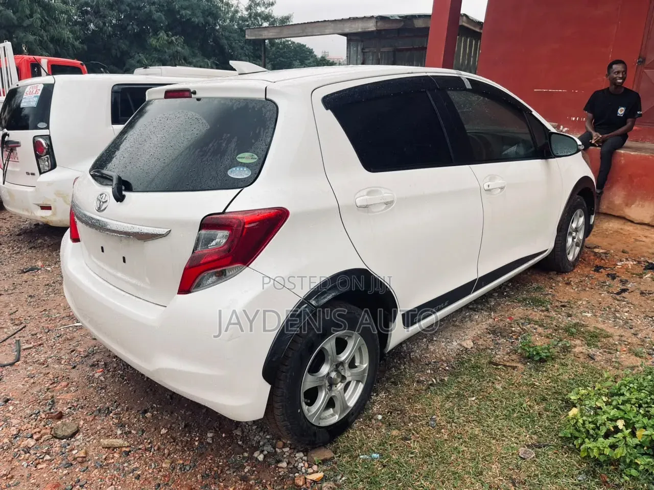 Toyota Vitz 2014 White