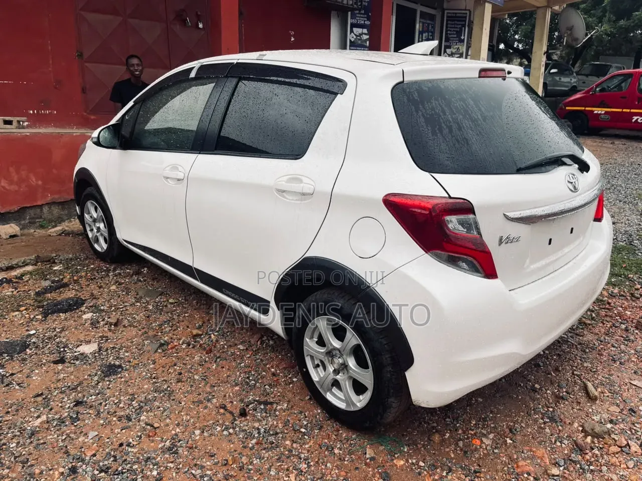Toyota Vitz 2014 White