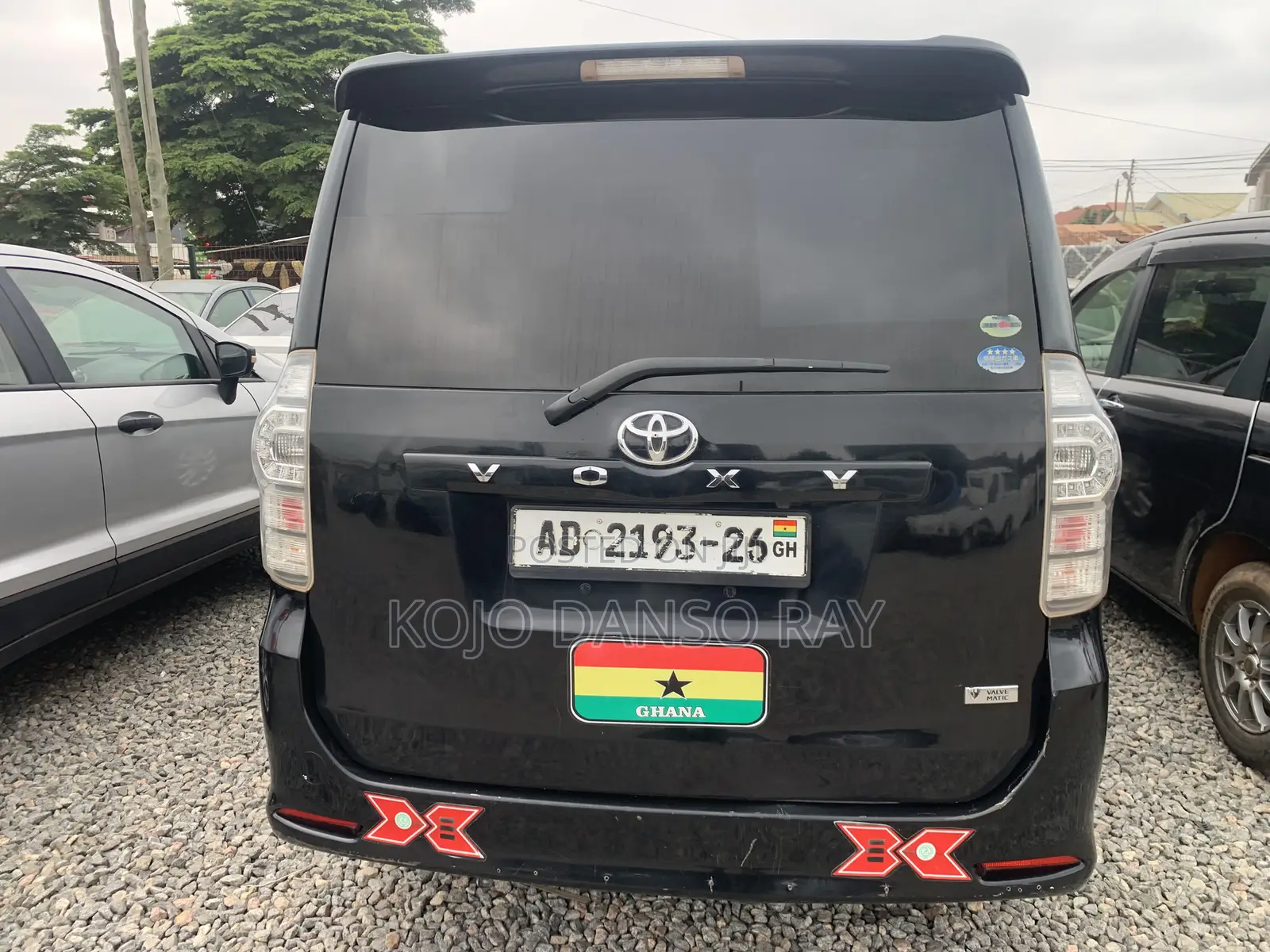 Toyota Voxy X L Edition 2WD 7-Seater 2012 Black