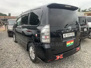 Toyota Voxy X L Edition 2WD 7-Seater 2012 Black