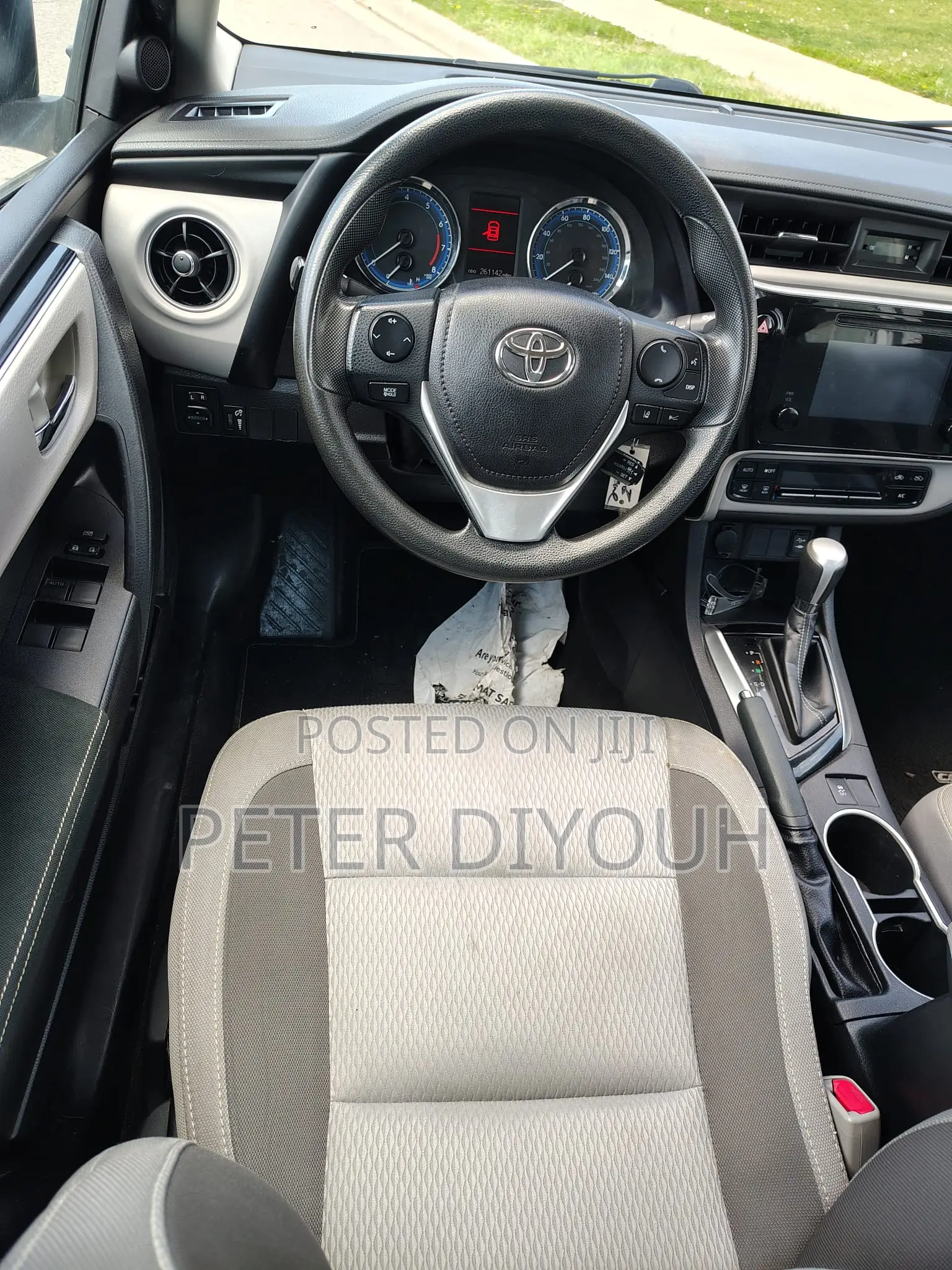 Toyota Corolla LE 4dr Sedan (1.8L 4cyl CVT) 2017 White