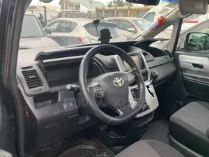 Toyota Voxy X L Edition 2WD 7-Seater 2012 Black